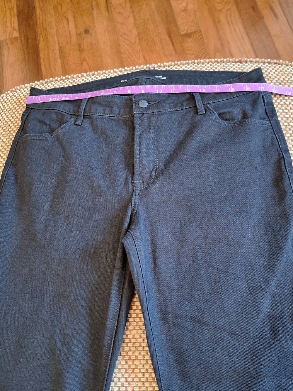 Old Navy Black Denim Mid-Rise Boot-Cut Raw Hem Jeans - Picture 3 of 11